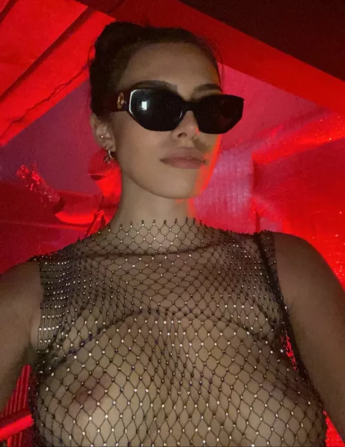 Can I show on our date like this?