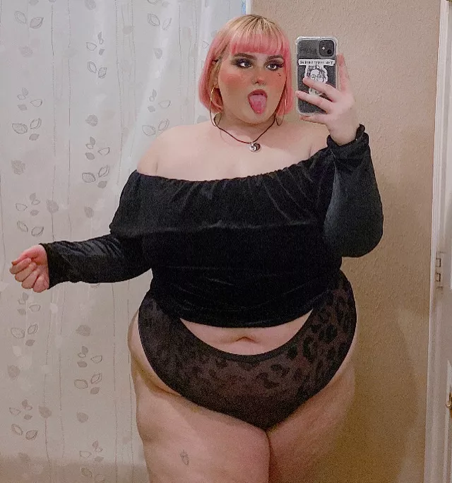 can i sit on your face? 🥺