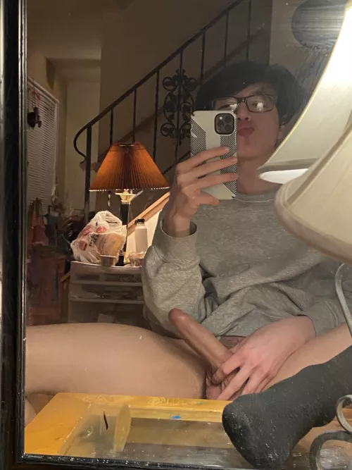 Can I surprise you with random nudes 🤫