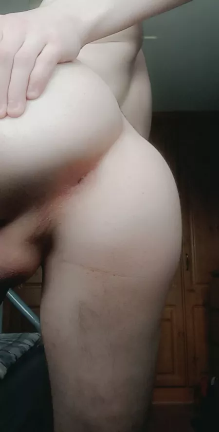 Can I use you as a seat?😋😙