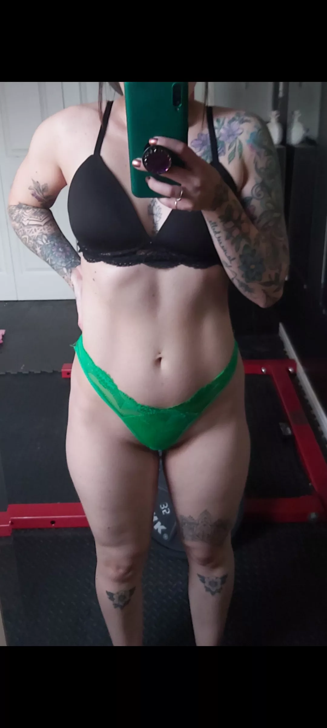 Can I workout like this with you ? [f]