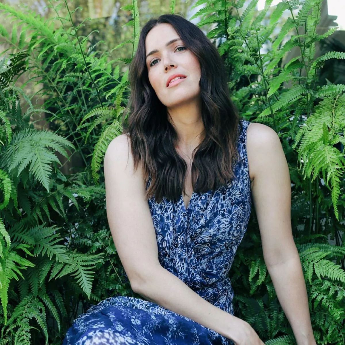 Can someone please be Mandy Moore for me? Can someone please be Mandy Moore for me?