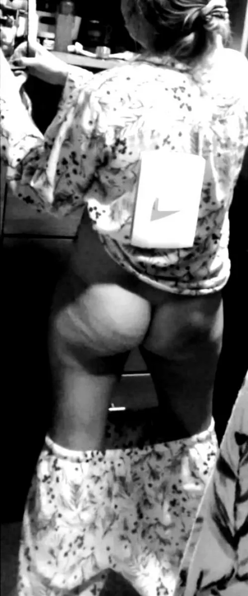 Can someone please turn me on, im ready. Booty gains [f]