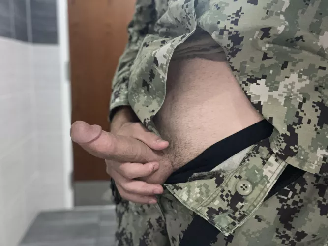Can someone show me how to post the video of me cumming 😩 is new here SOS Can someone show me how to post the video of me cumming 😩 is new here SOS