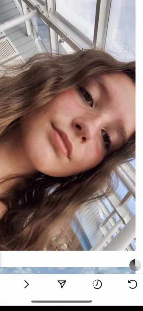 can someone trib this whore? dm me it