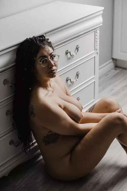 Can the glasses stay on during sex?