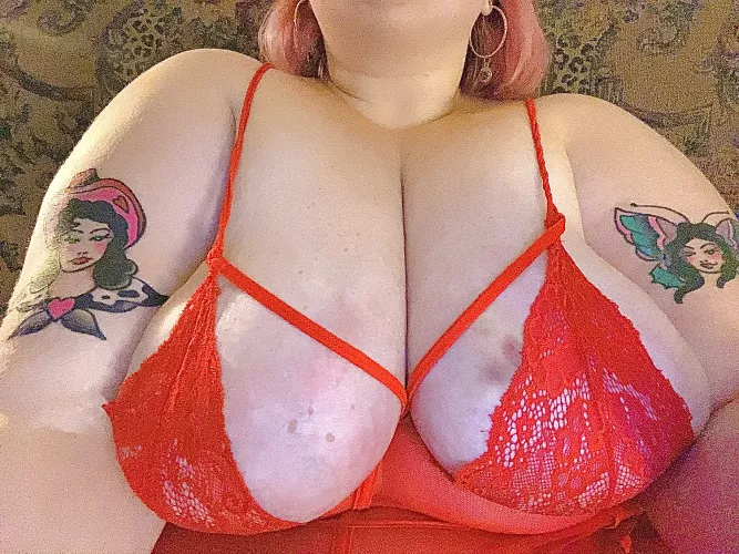 can u cum on my tits? 🥺