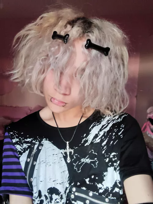 can we be friends? :3 can we be friends? :3