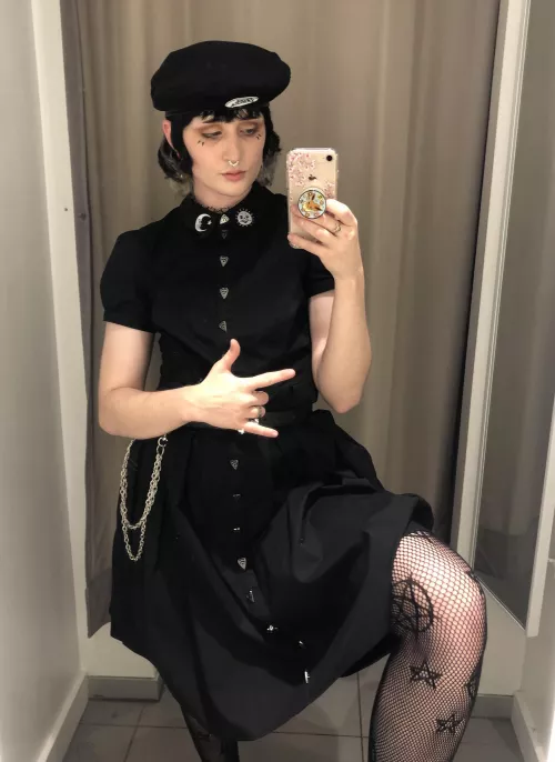 can we get some goth femboy appreciation? 🥺 can we get some goth femboy appreciation? 🥺