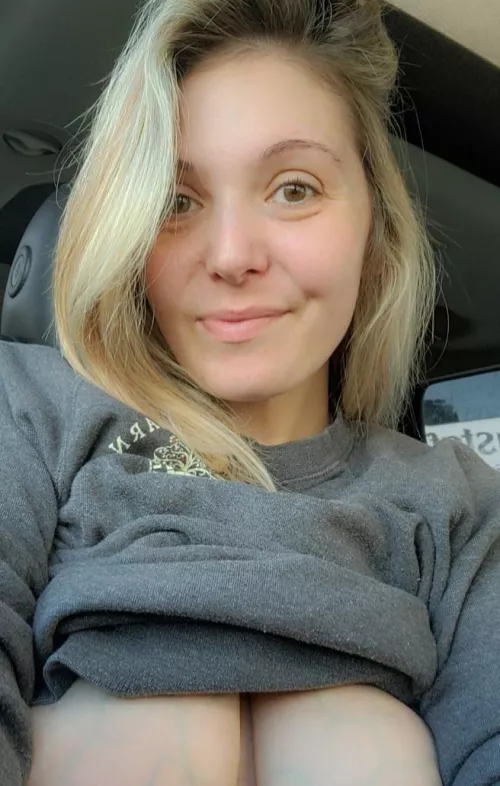 Can we make #tittythursday a thing too? 😜