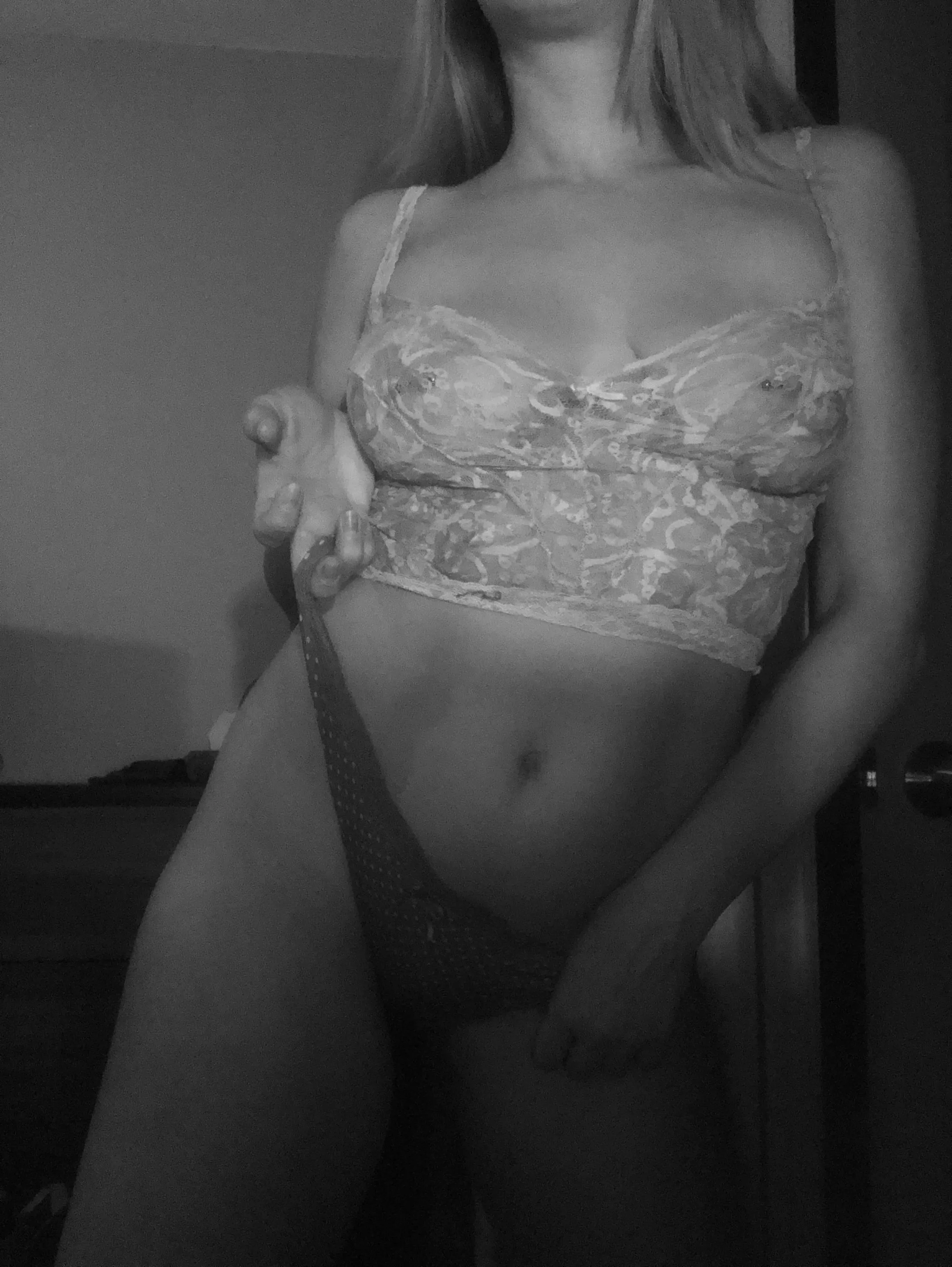 Can you be my most obedient sub??? Start your long term ownership with me today. Includes tasks, texting, pics, and vids to prove your loyalty and test your limits 😈 😉 paying subs only 😉 Kik: ScarlettSamuels [dom][selling] [sext] [pics] [vids]