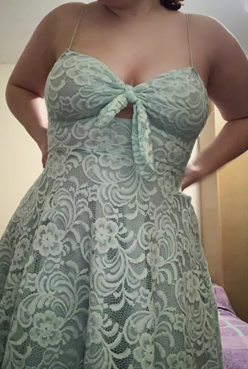 Can you believe I have no underwear on under my pretty green dress? 22[F] x