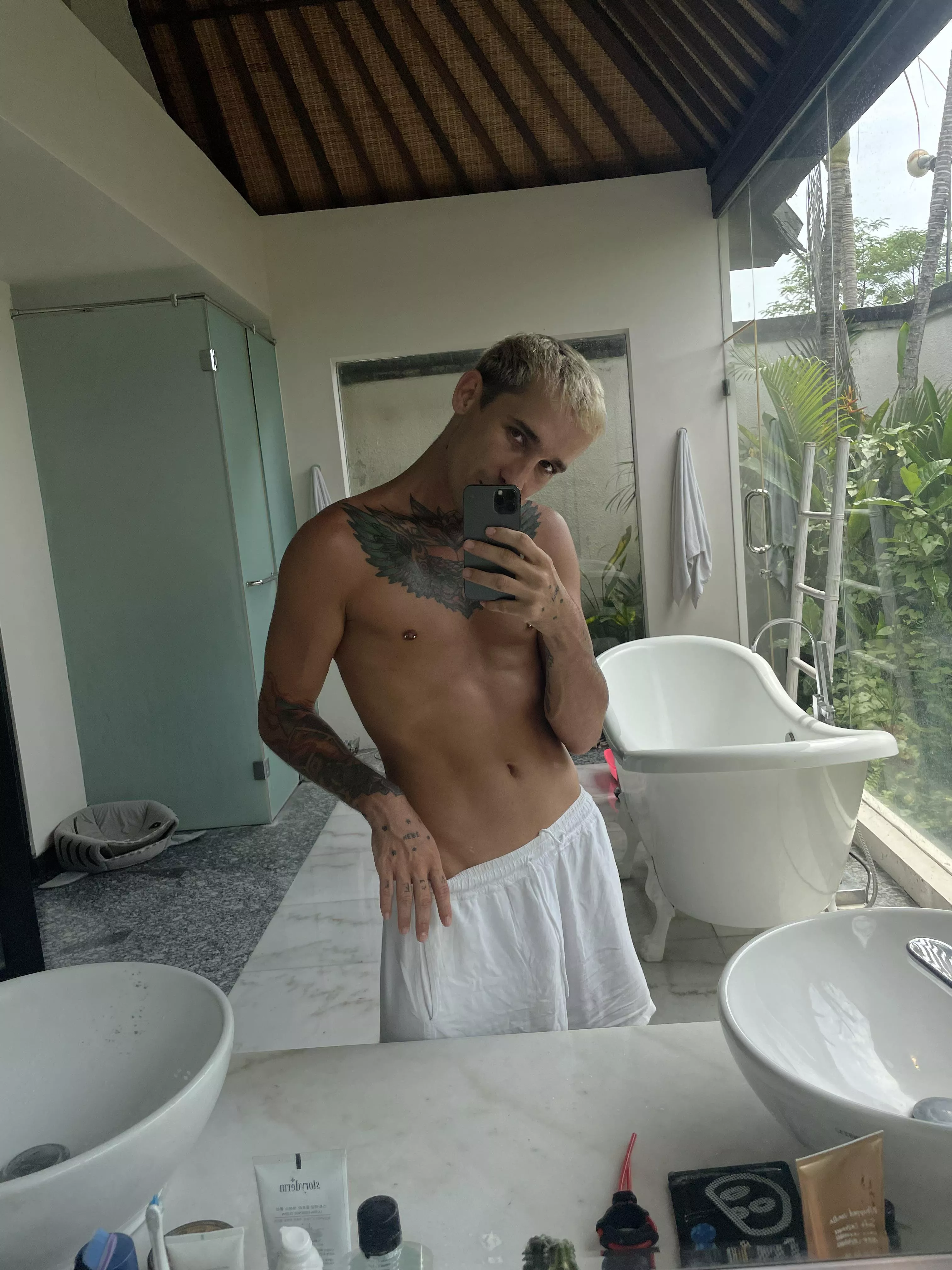 Can you come from behind ? 😏💦 🍑