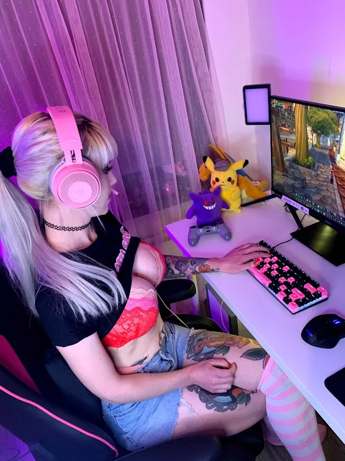 can you guess what game I want to play? [f]😋