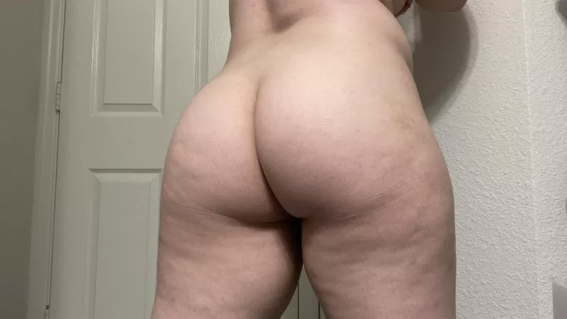 Can you handle all this ass? ๐๐