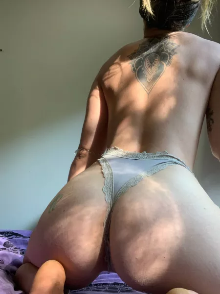 Can you help me with my panties? 🥺👉🏻👈🏻 Can you help me with my panties? 🥺👉🏻👈🏻