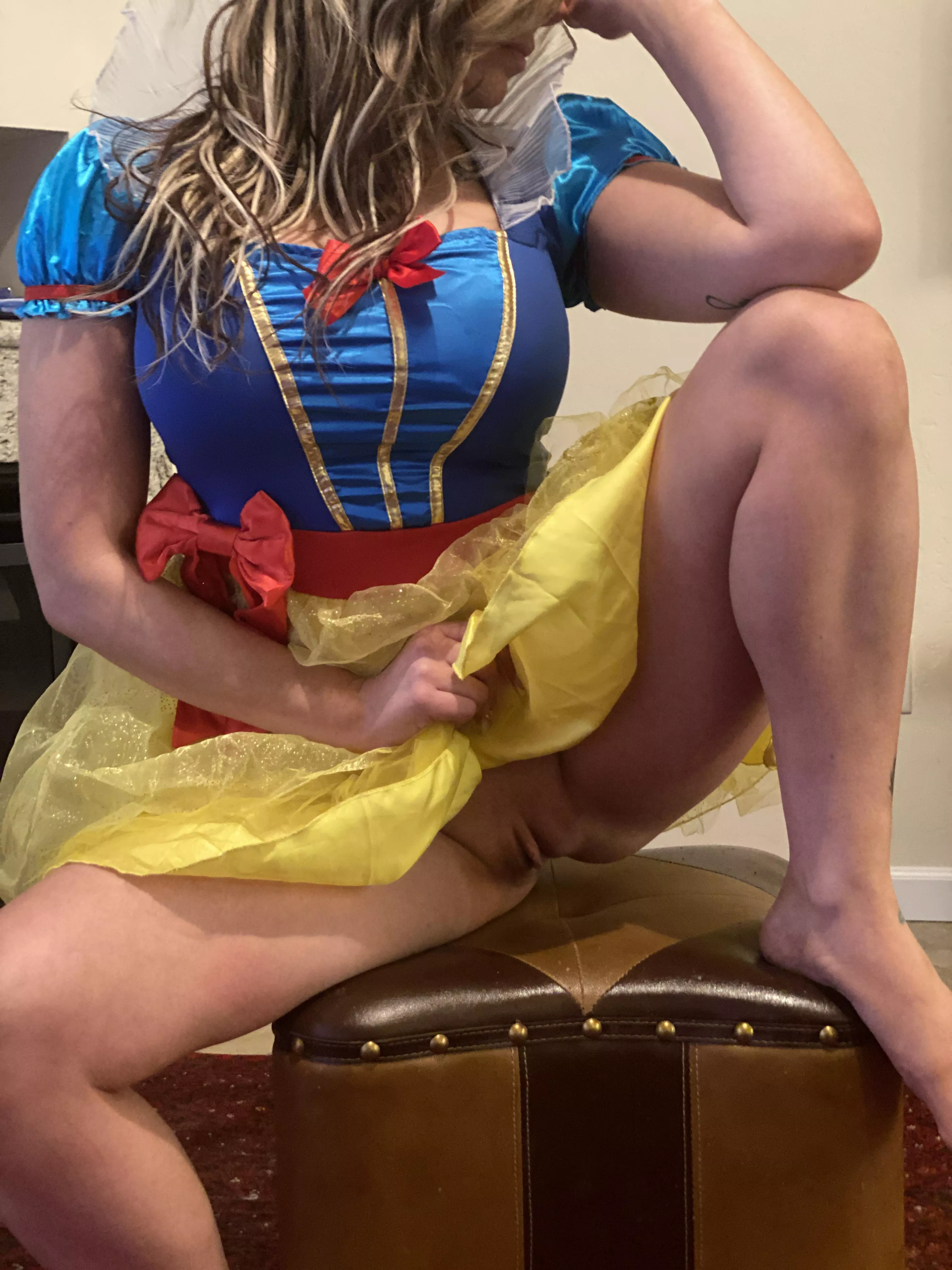 Can you see my pussy?!! Can you see my pussy?!!
