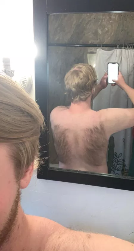 Can you see the line where I canโt reach with the razor?