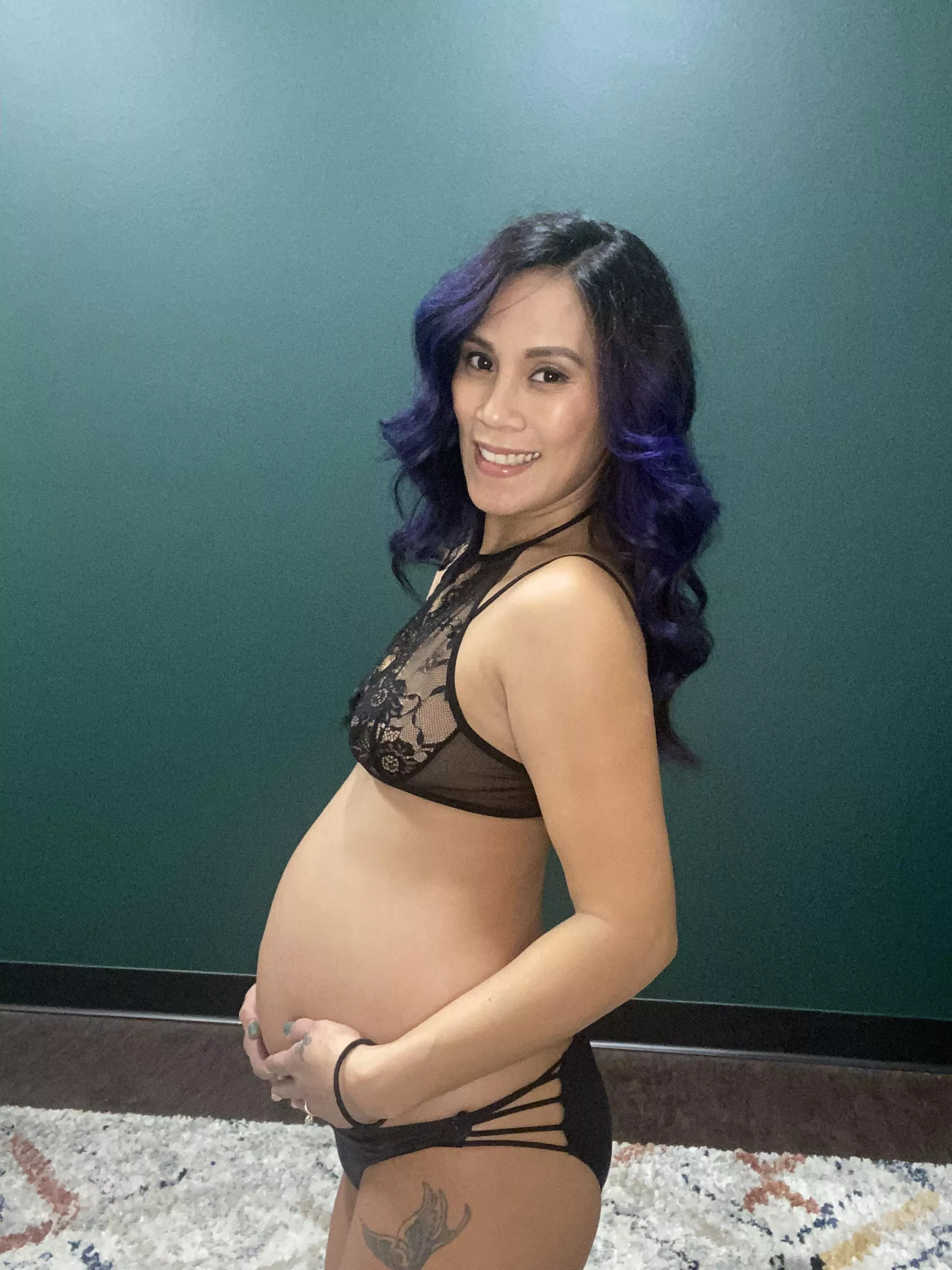 Can’t believe I am 38 and pregnant…Hope you still like Asian milfs!!