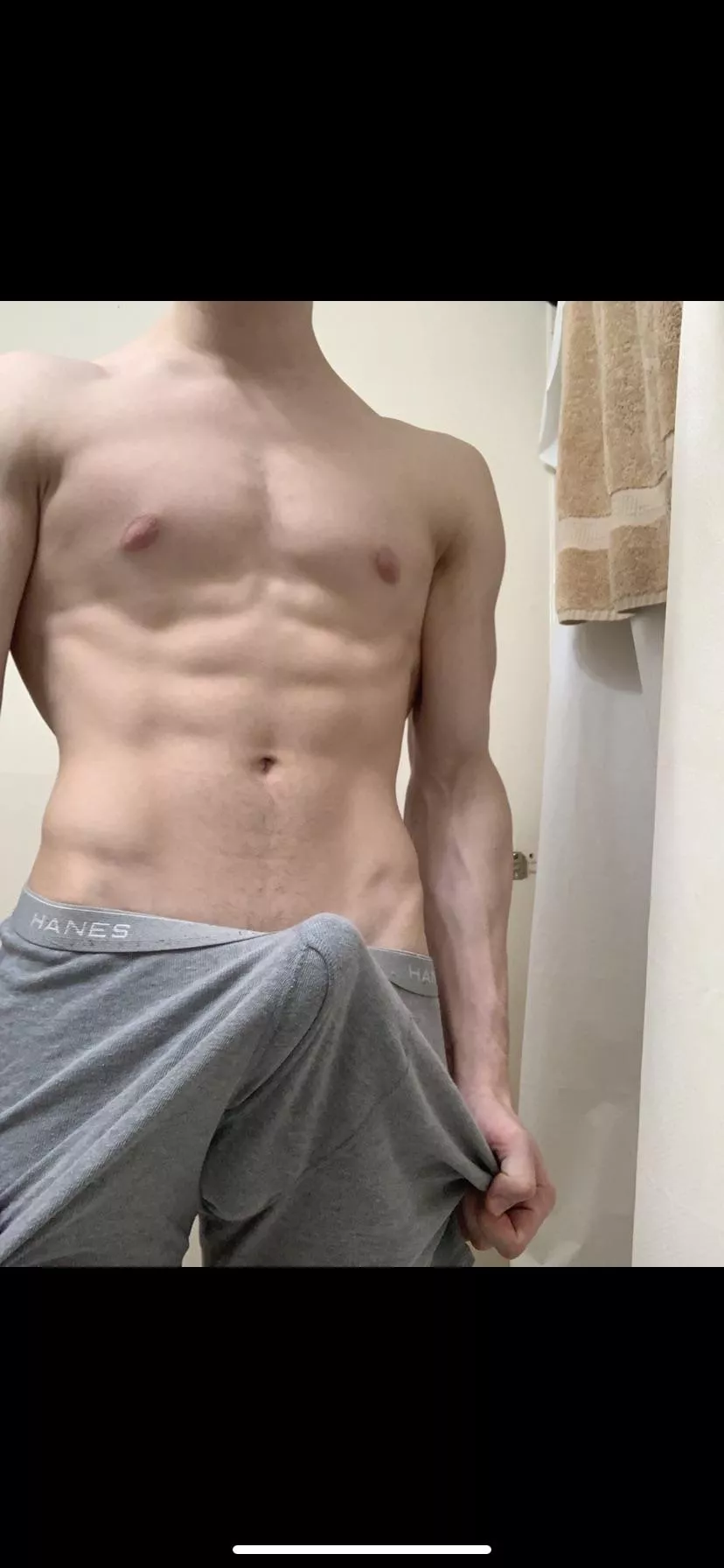 Can’t even hold this big piece , mssg to see me in action😈