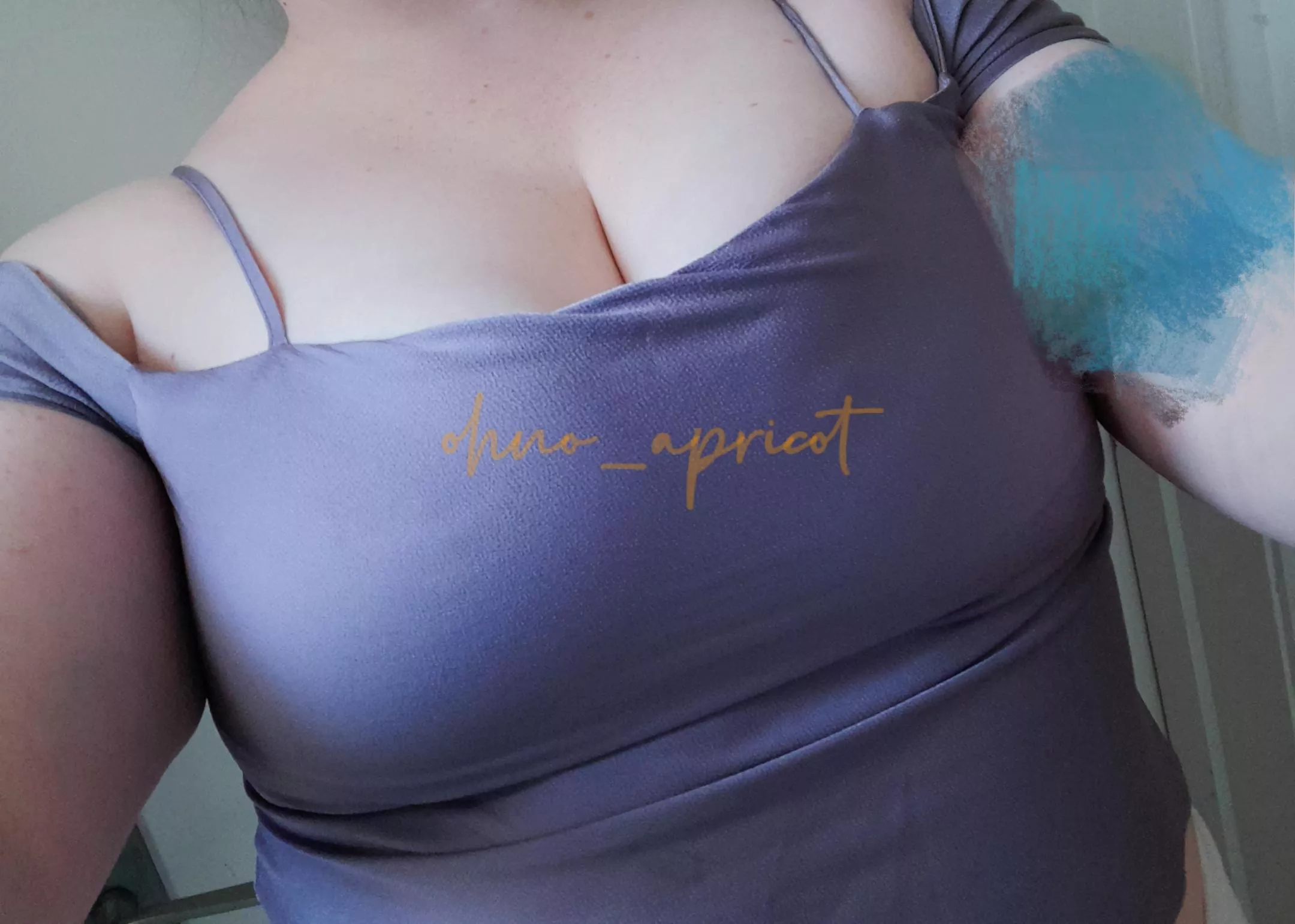 Can't fit a bra on under this shirt but nevermind! Can't fit a bra on under this shirt but nevermind!