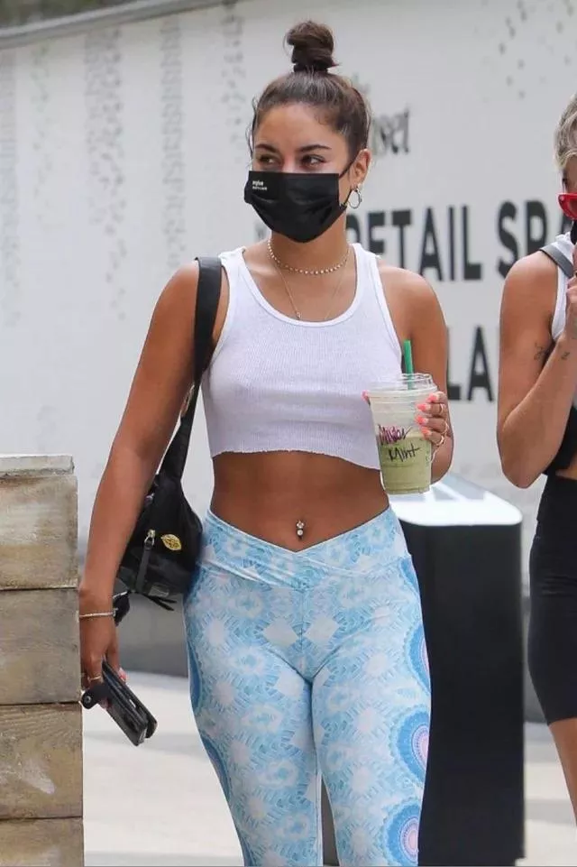 Can’t get Vanessa Hudgens’s belly button out of my head. I definitely think I’m developing a new fetish thanks to her… Can’t get Vanessa Hudgens’s belly button out of my head. I definitely think I’m developing a new fetish thanks to her…