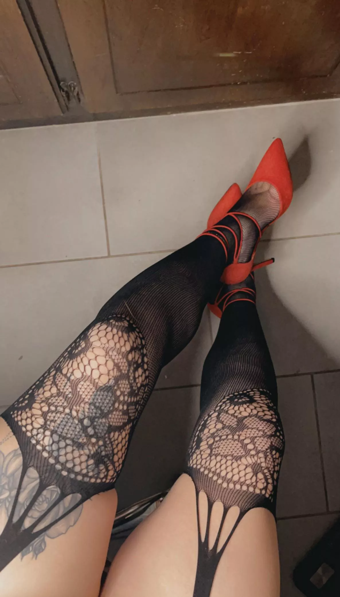 Canโt go wrong with fishnets and red heels Canโt go wrong with fishnets and red heels