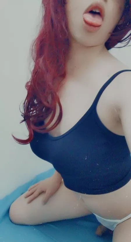 Can't help myself if I look in new clothes š