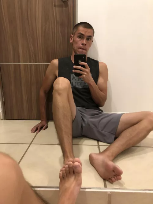 can't move! :) say hey! can't move! :) say hey!