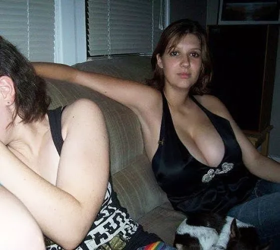 Can't stand to be in the pic