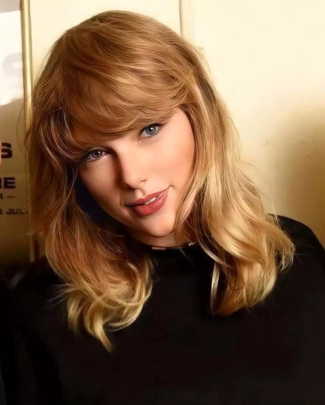 Can't stop looking in Taylor Swift's hypnotizing eyes