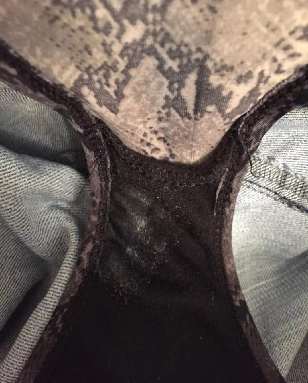 Cant stop sniffing and jerking. Anyone wanna discuss some dirty stuff??