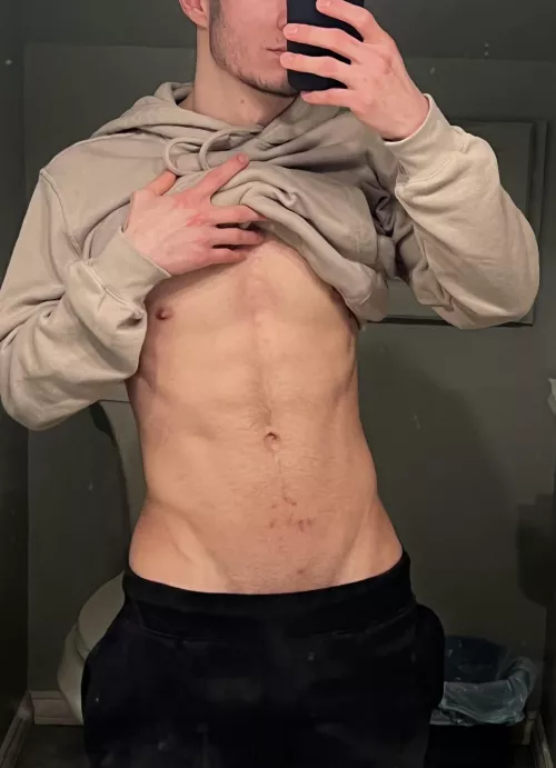 Canât think of a caption so hereâs my v