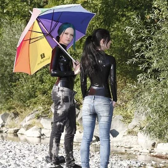 Catsuit under jeans | Find more here: https://www.instagram.com/gwenlatex/ Catsuit under jeans | Find more here: https://www.instagram.com/gwenlatex/