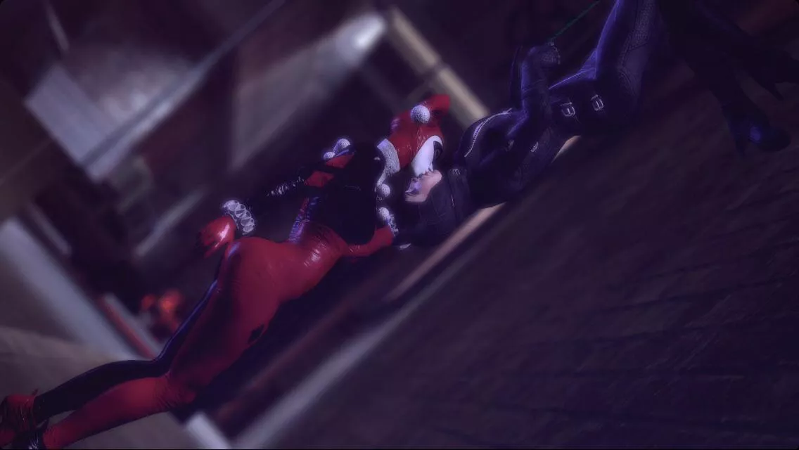 Catwoman and Harley reenact the spiderman kiss Catwoman and Harley reenact the spiderman kiss