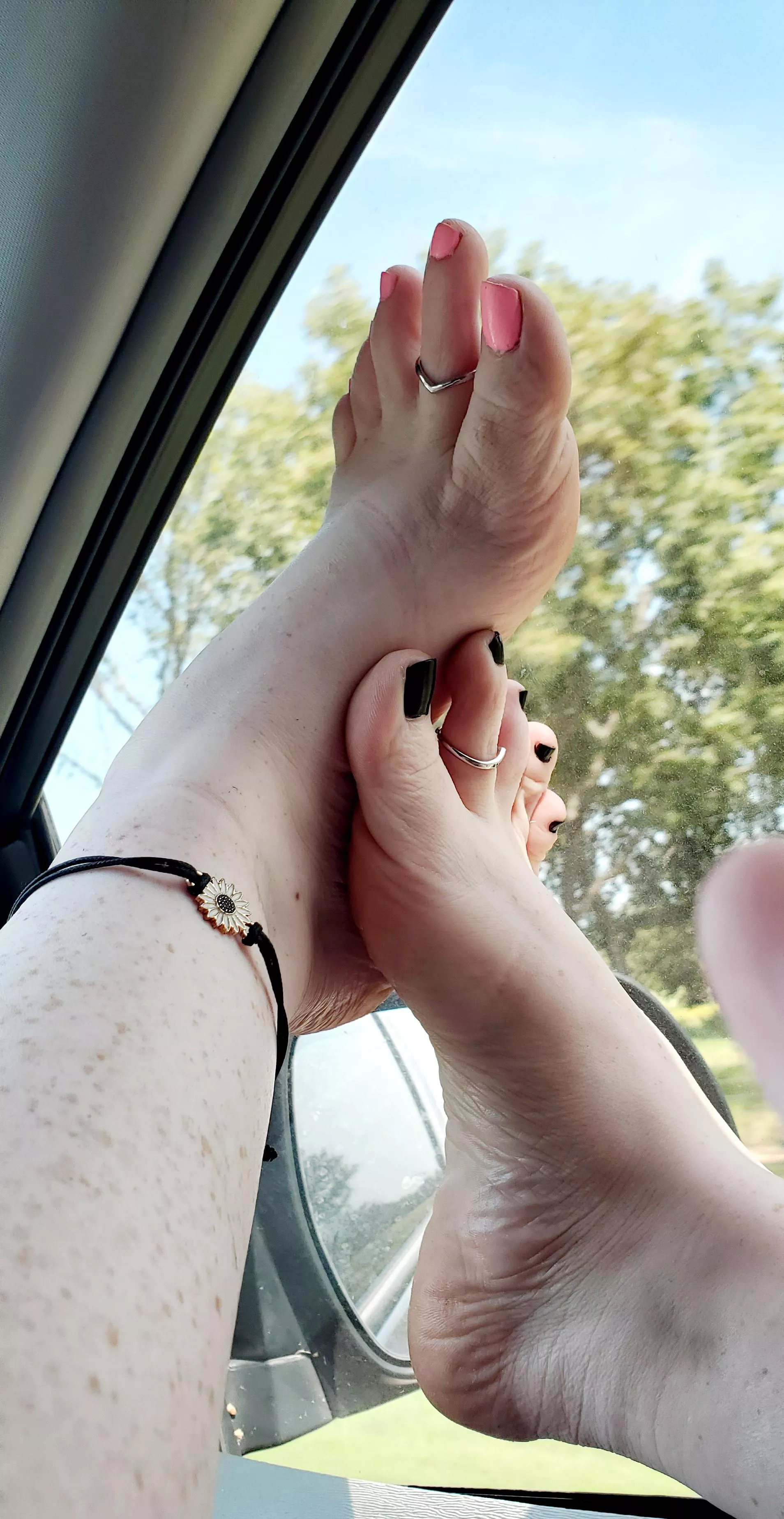 Caught the truck drivers staring as I took pictures... would you be able to peel your eyes away?? ๐๐๐โค Caught the truck drivers staring as I took pictures... would you be able to peel your eyes away?? ๐๐๐โค