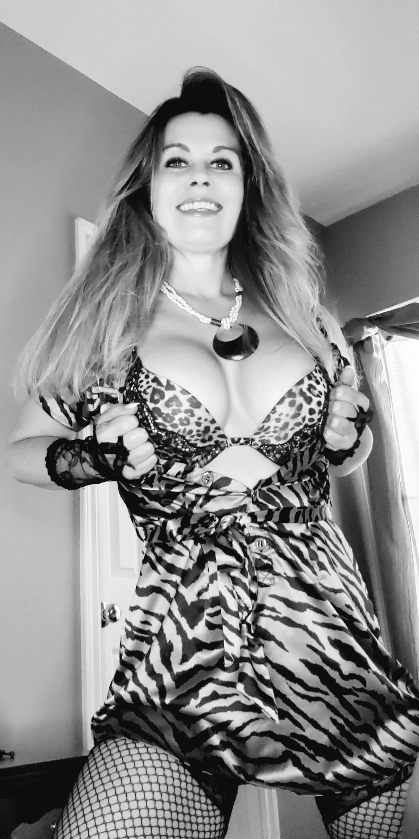 Caution..cougar approaching! 44yr(f) Caution..cougar approaching! 44yr(f)