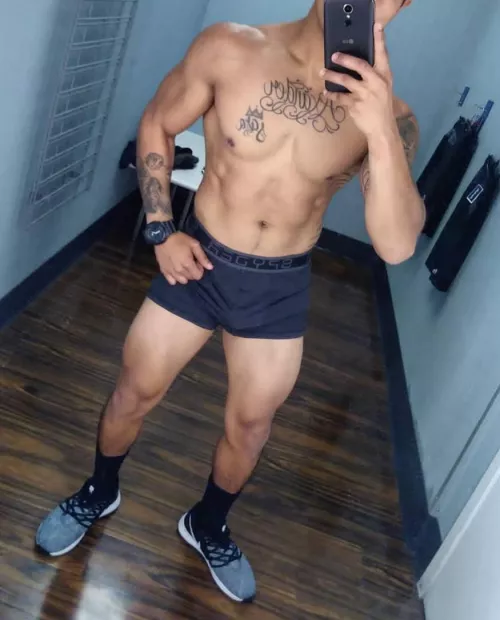 Changing room lighting๐