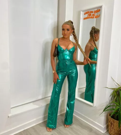 Chav in green