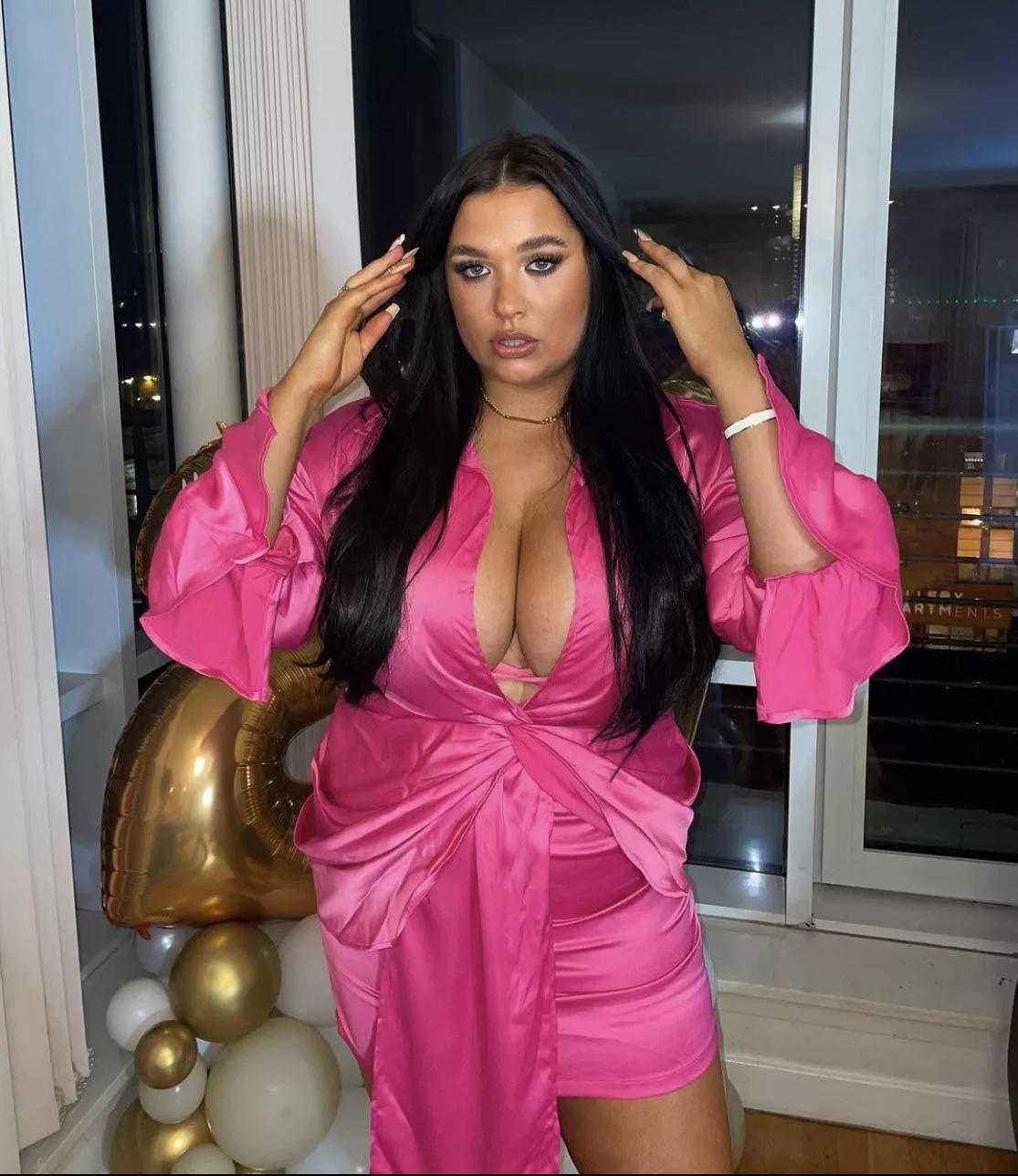 Chav Slut Honey! Big Tits & A Face For Finishing On 💦 Chav Slut Honey! Big Tits & A Face For Finishing On 💦