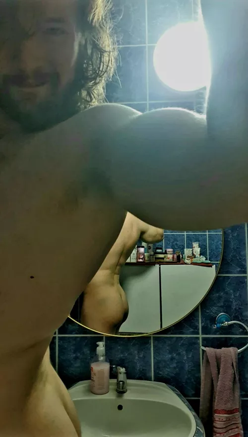 Checkin' out the buns ;) [m]