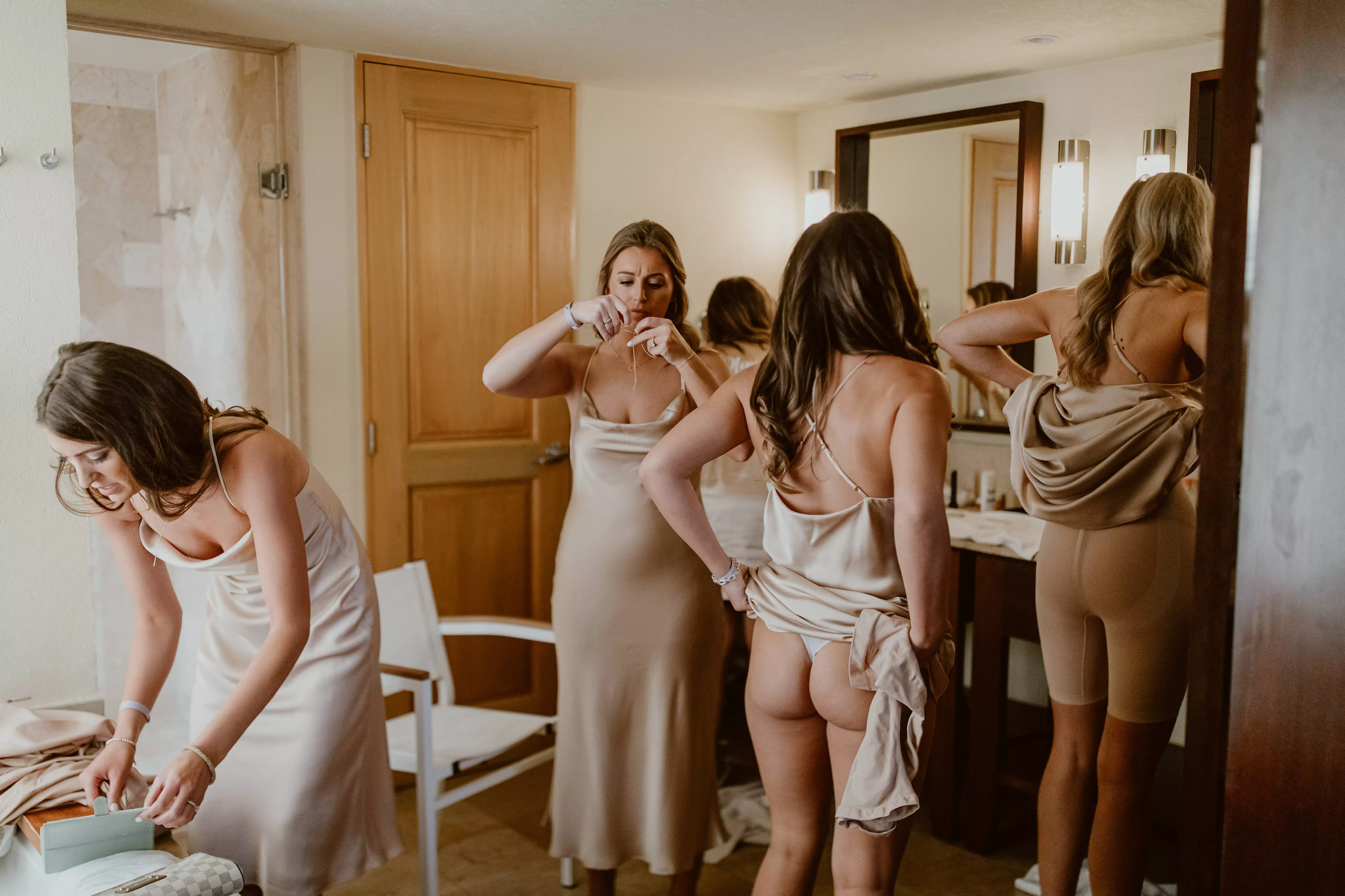 Cheeky bridesmaid ruins wedding album Cheeky bridesmaid ruins wedding album