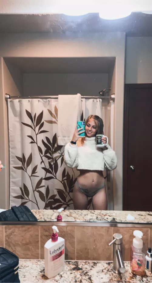 Cheers to a naughty Christmas season ??