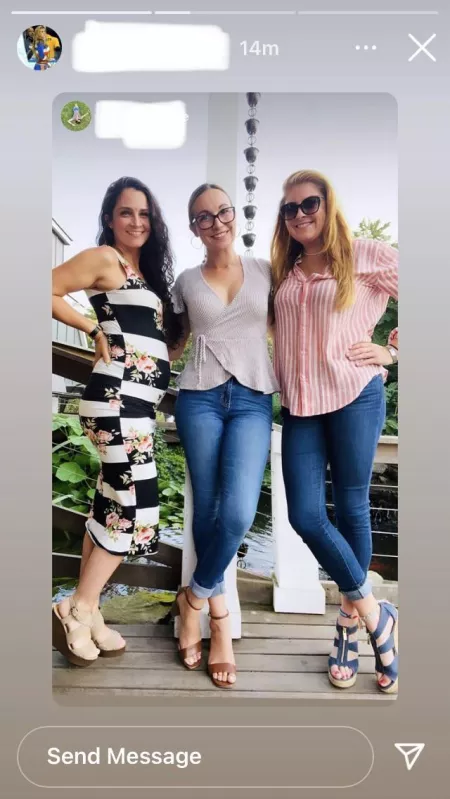 Chelseaโs baby bump is getting bigger