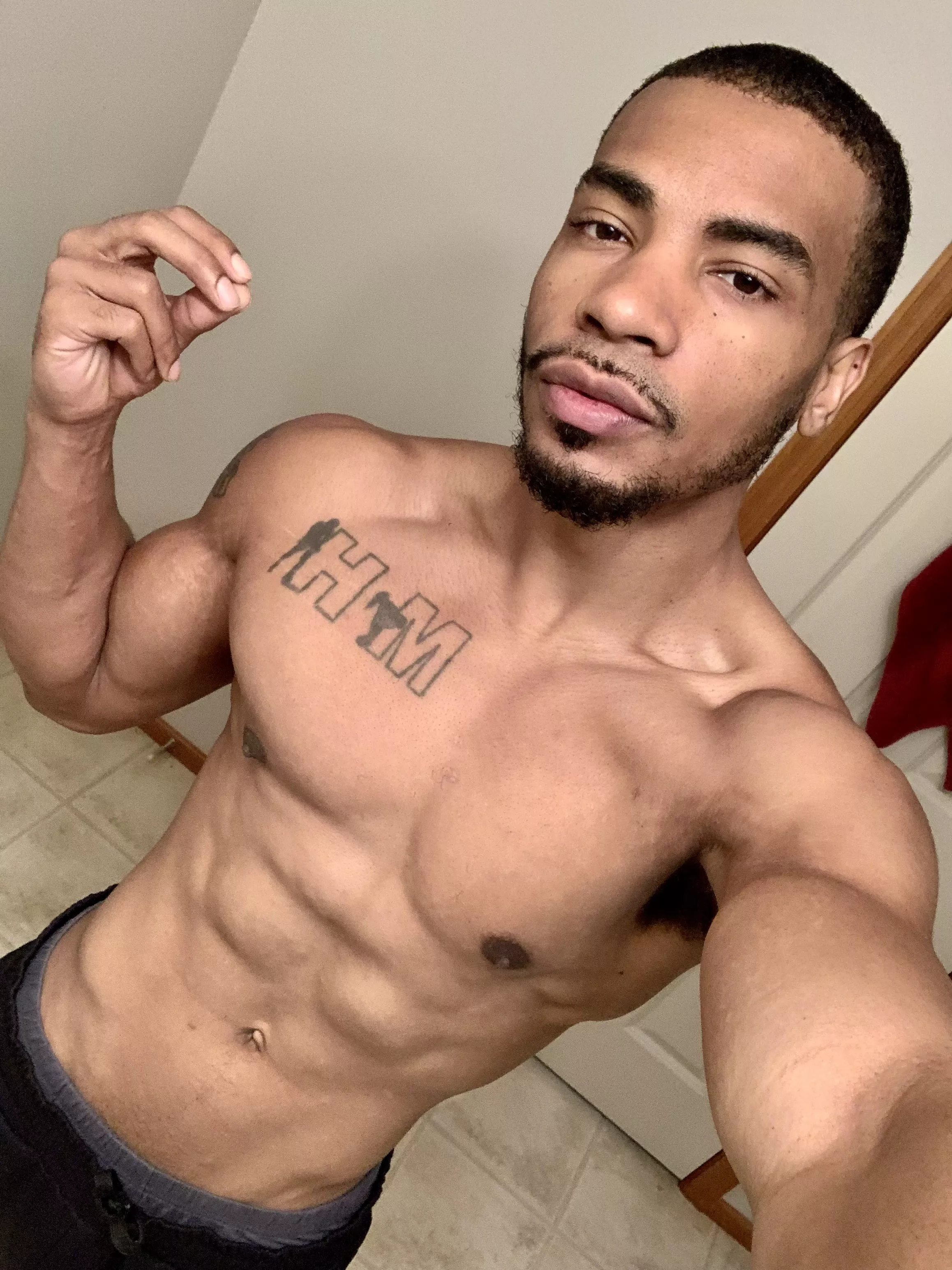 Chest always looking righteous (M) Chest always looking righteous (M)