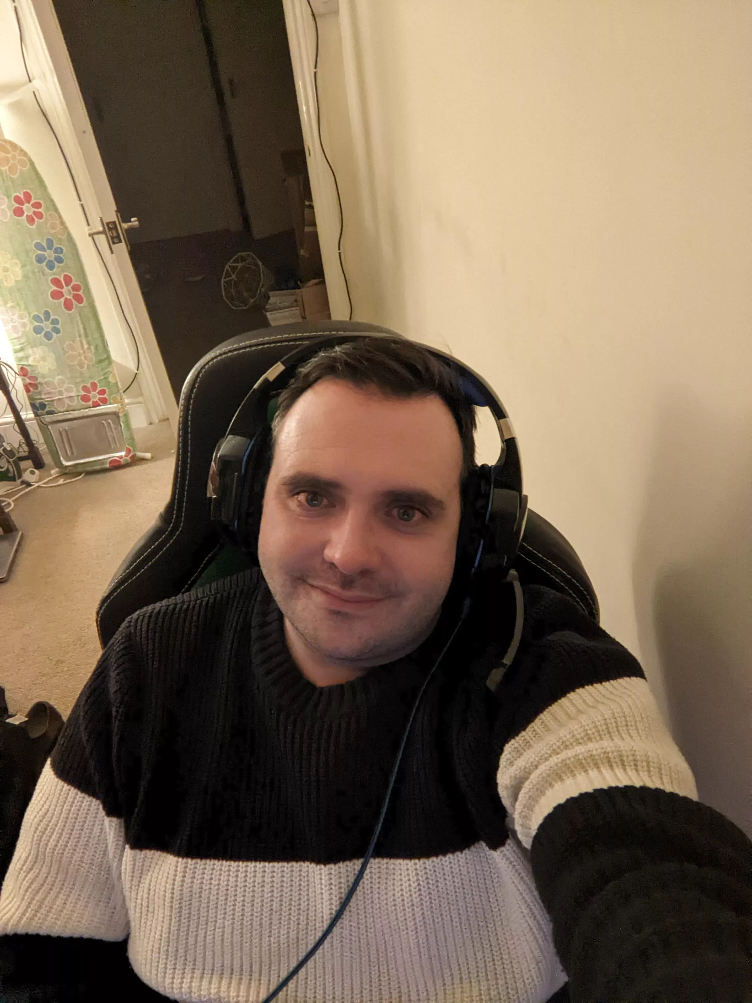 Chilling with some games before my Christmas holidays are done. Bit of FFXIV and some FFXII to chill. What you all been playing this holiday?