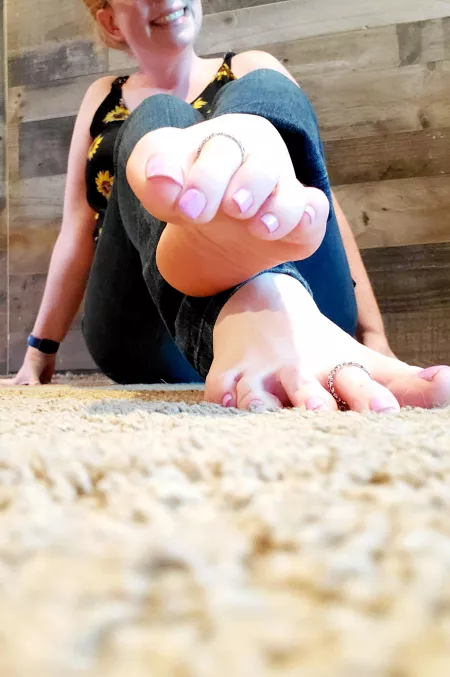 Chilly morning had me bringing out my jeans.. first time posting in them. Come get your breakfast 😉😉👄❤ Chilly morning had me bringing out my jeans.. first time posting in them. Come get your breakfast 😉😉👄❤