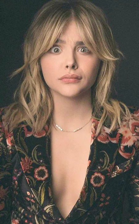 Chloë Grace Moretz when she sees your size after not believing you… Chloë Grace Moretz when she sees your size after not believing you…