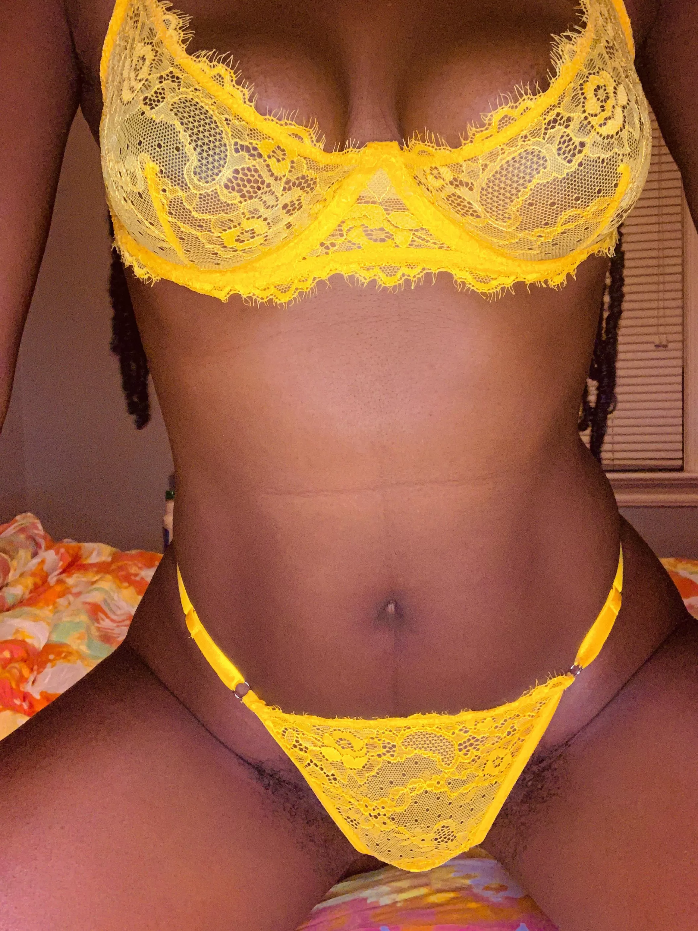 Chocolate, anyone??🍫💛🤎