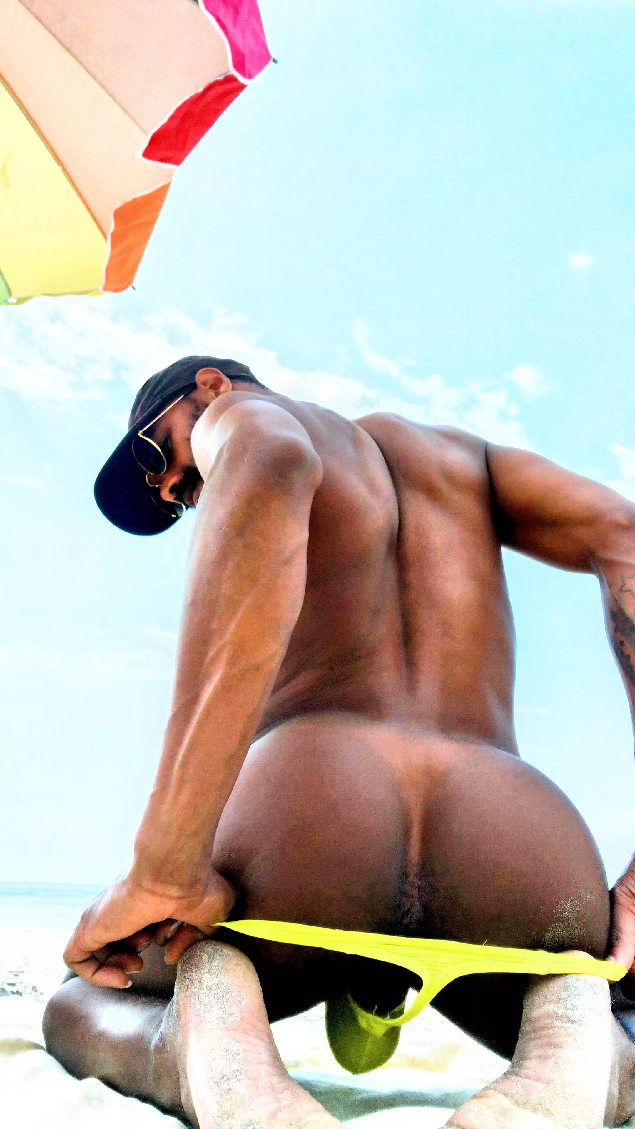 Chocolate Cake on the beach ??